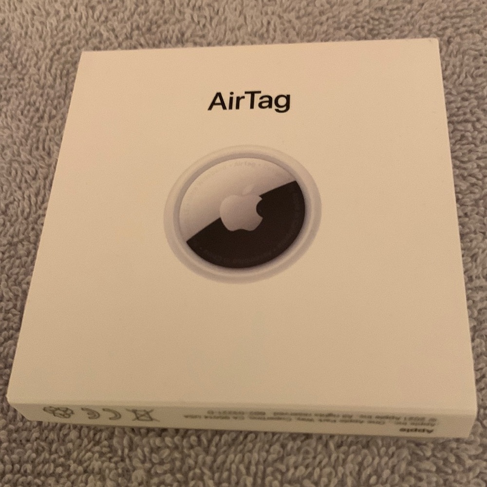 Apple Sprite insignia Air tag